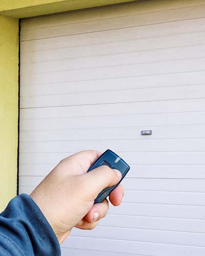 Reading garage door opener